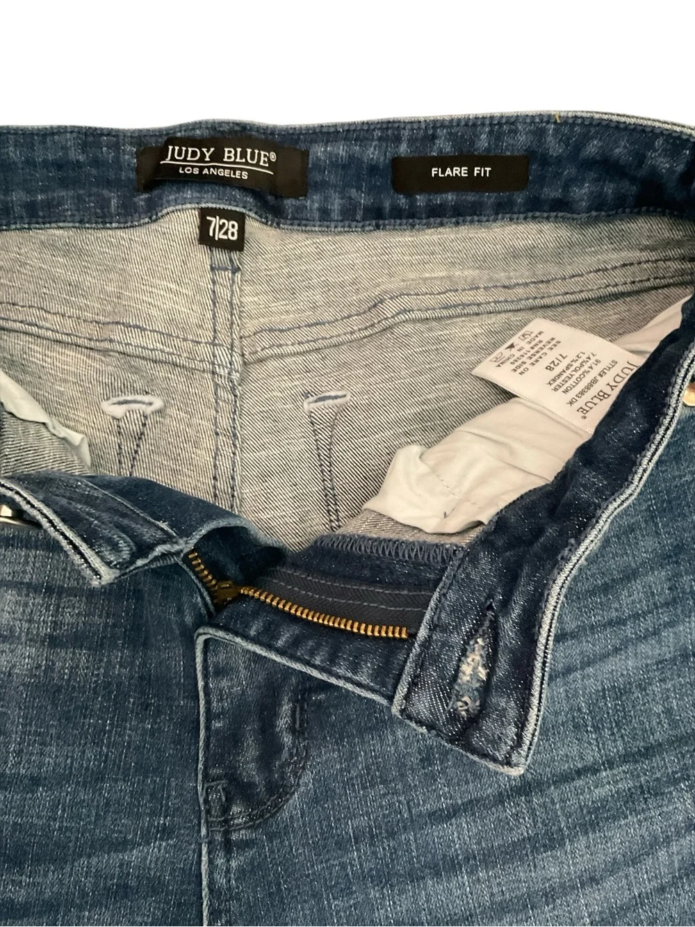 Judy Blue Mid Rise Distressed Denim Shorts Size 7/28 A33